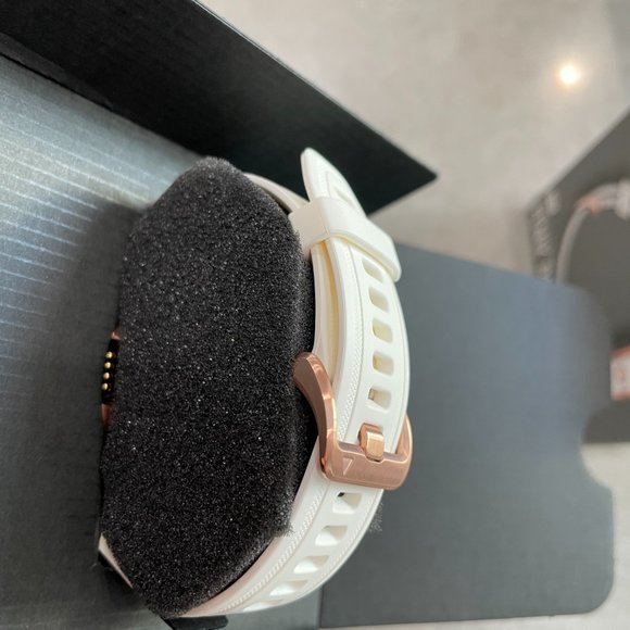 Garmin fenix 6S Pro - Rose gold with white band - Picture 6 of 8